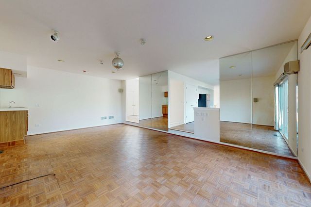 3820 Kiess Drive, Glenview, IL 60025