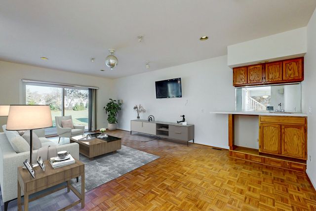 3820 Kiess Drive, Glenview, IL 60025