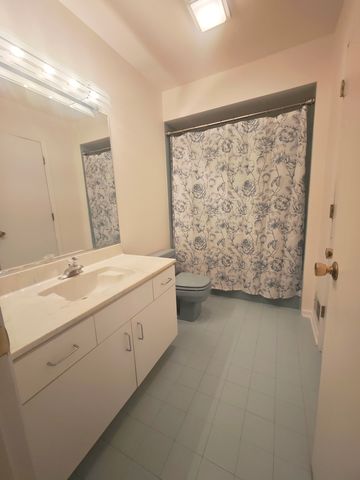 3820 Kiess Drive, Glenview, IL 60025