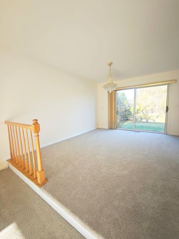 3820 Kiess Drive, Glenview, IL 60025