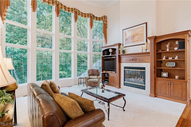 4013 Meadowvale Court, Akron, OH 44333