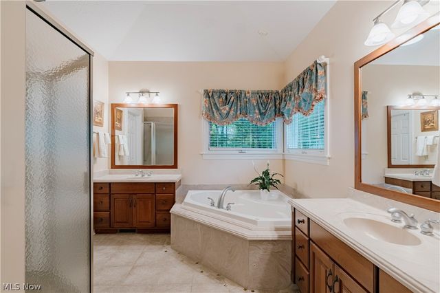 4013 Meadowvale Court, Akron, OH 44333