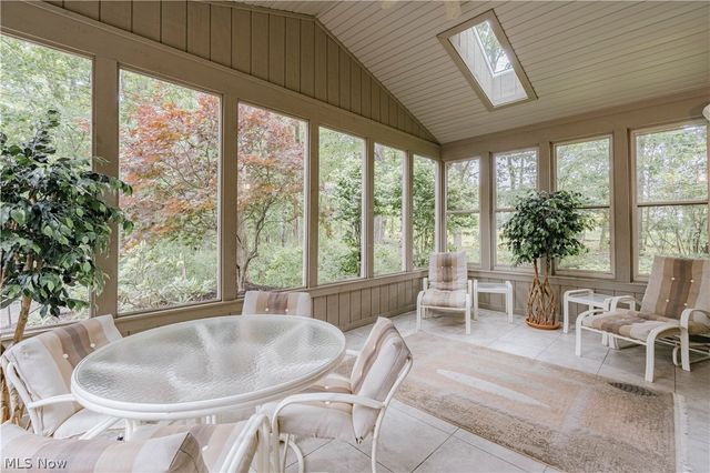 4013 Meadowvale Court, Akron, OH 44333