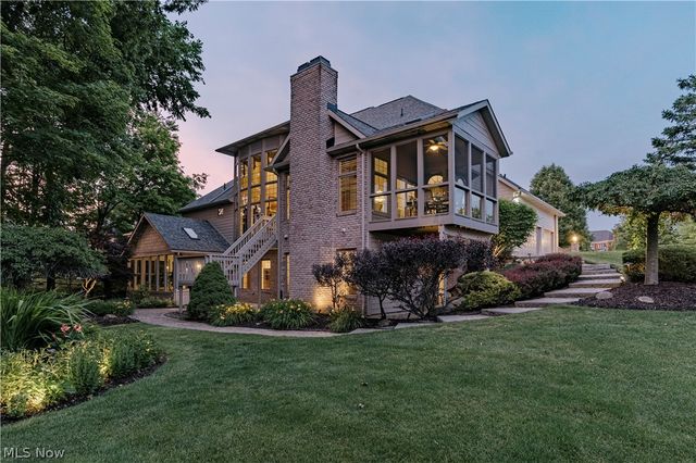 4013 Meadowvale Court, Akron, OH 44333