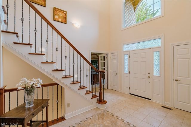 4013 Meadowvale Court, Akron, OH 44333