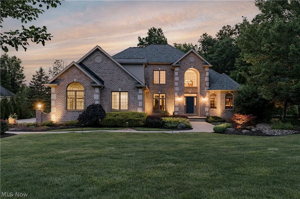 4013 Meadowvale Court, Akron, OH 44333