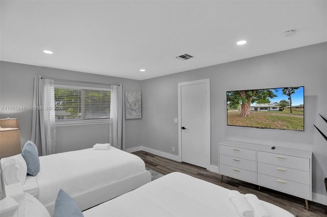 63 SE 5th Avenue, Deerfield Beach, FL 33441