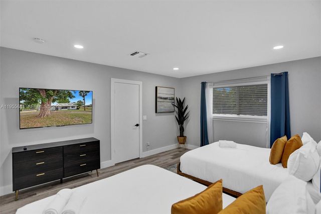 63 SE 5th Avenue, Deerfield Beach, FL 33441
