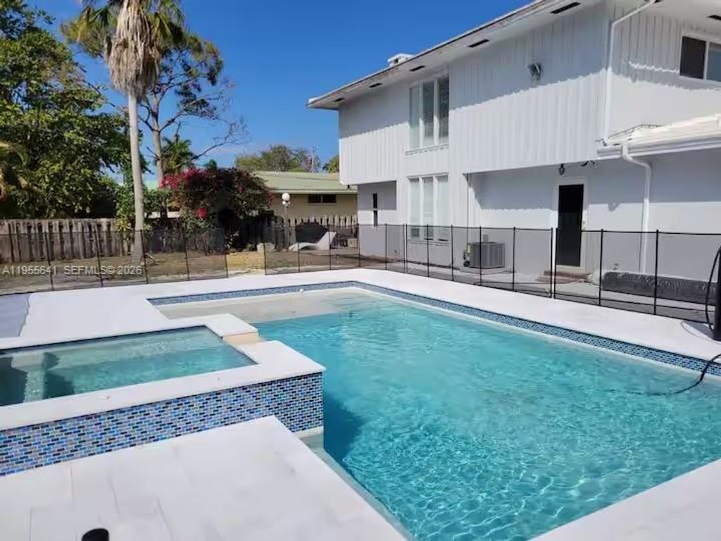 63 SE 5th Avenue, Deerfield Beach, FL 33441