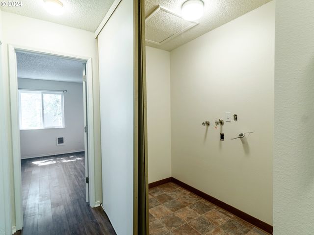 2700 Se 138TH Ave 4, Portland, OR 97236