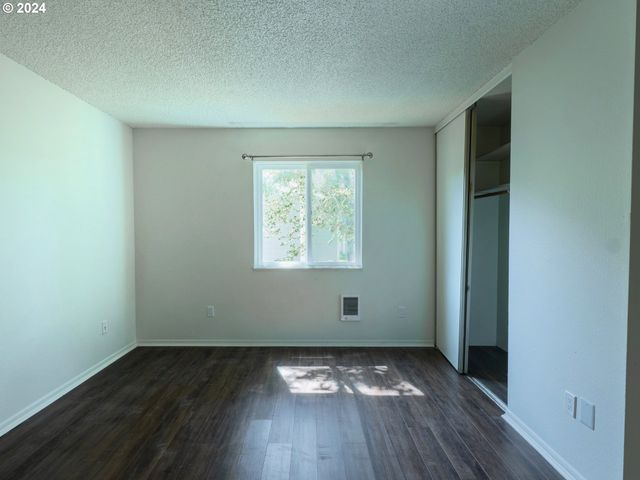 2700 Se 138TH Ave 4, Portland, OR 97236