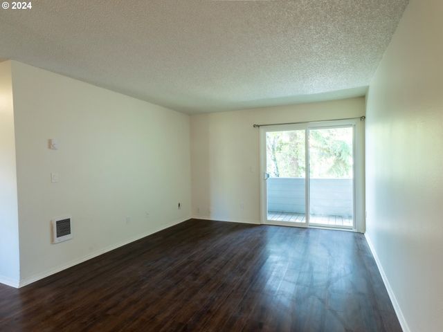 2700 Se 138TH Ave 4, Portland, OR 97236