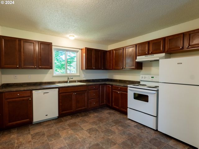2700 Se 138TH Ave 4, Portland, OR 97236