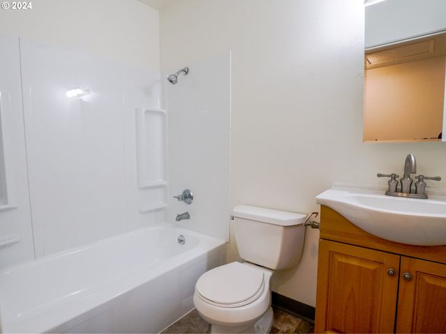 2700 Se 138TH Ave 4, Portland, OR 97236