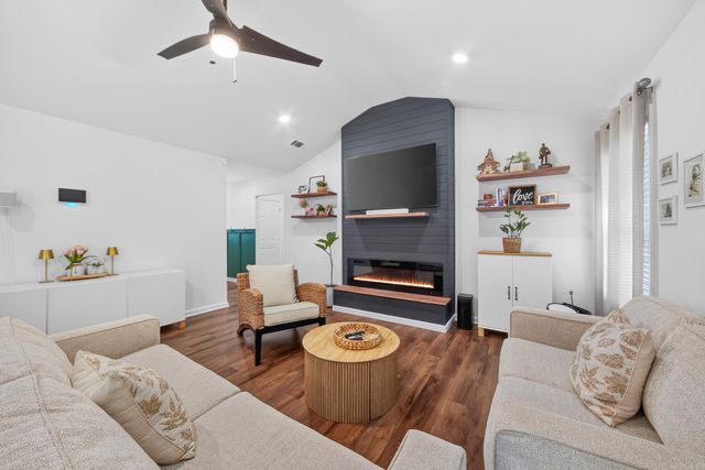 11 Edward Drive, Ward, AR 72176