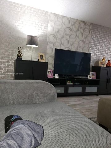 900 NE 12th Ave 302, Hallandale Beach, FL 33009