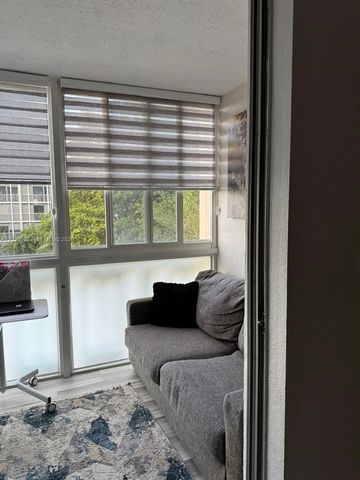 900 NE 12th Ave 302, Hallandale Beach, FL 33009