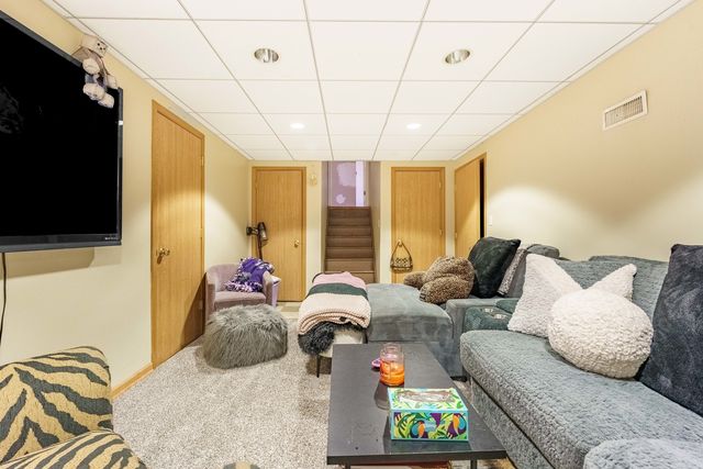 3N458 Patricia Lane, Elmhurst, IL 60126
