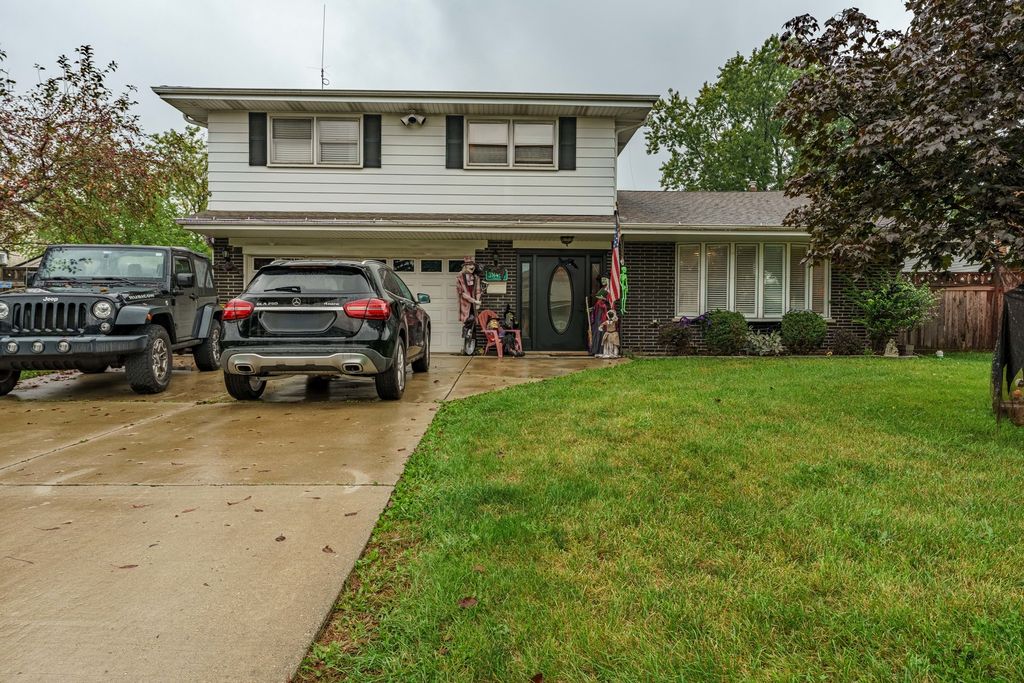 3N458 Patricia Lane, Elmhurst, IL 60126