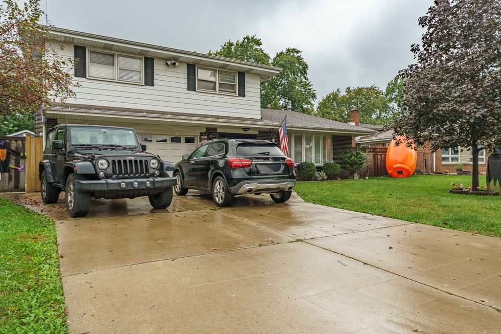 3N458 Patricia Lane, Elmhurst, IL 60126 — photo 2