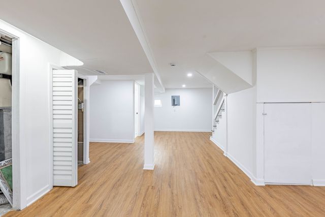 5631 W 64th Place, Chicago, IL 60638