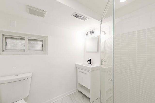 5631 W 64th Place, Chicago, IL 60638