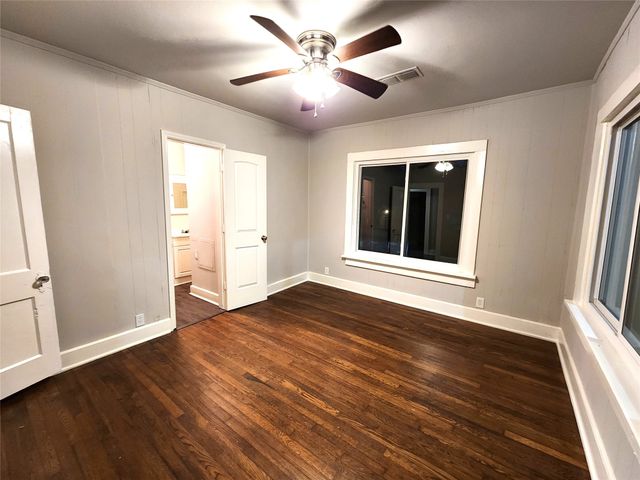 2114 N Elm Street, Denton, TX 76201