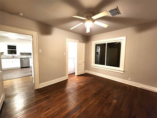 2114 N Elm Street, Denton, TX 76201