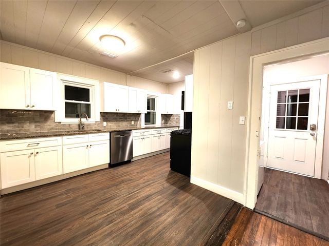 2114 N Elm Street, Denton, TX 76201