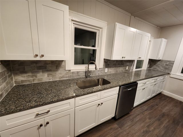 2114 N Elm Street, Denton, TX 76201