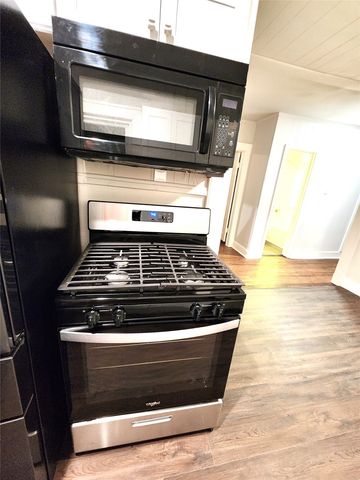 2114 N Elm Street, Denton, TX 76201