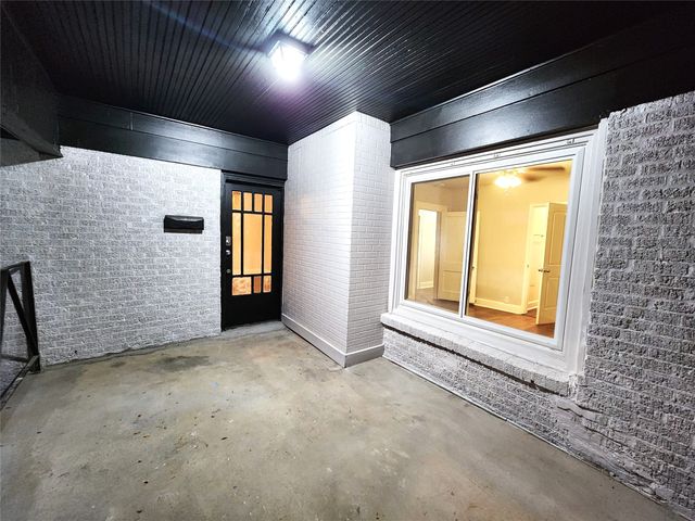 2114 N Elm Street, Denton, TX 76201