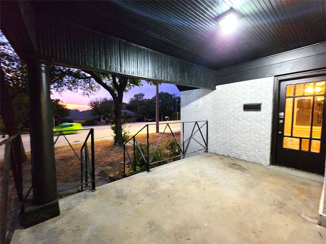 2114 N Elm Street, Denton, TX 76201