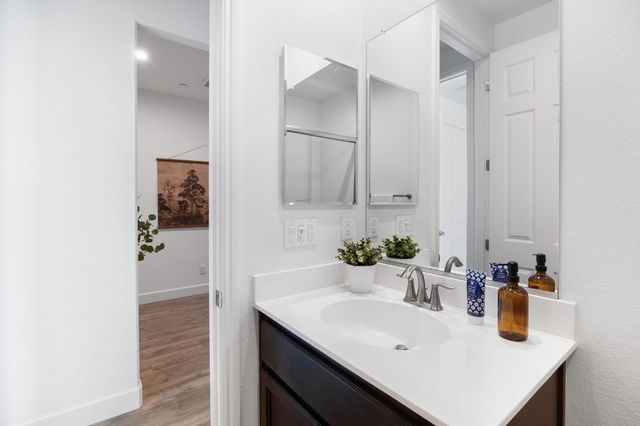 4657 S Hills Dr, Folsom, CA 95630
