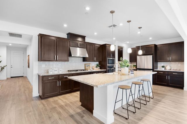 4657 S Hills Dr, Folsom, CA 95630