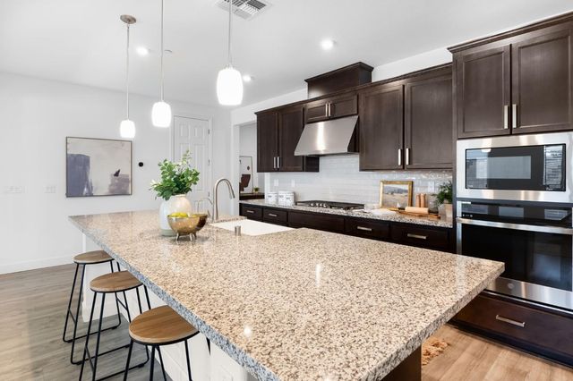 4657 S Hills Dr, Folsom, CA 95630