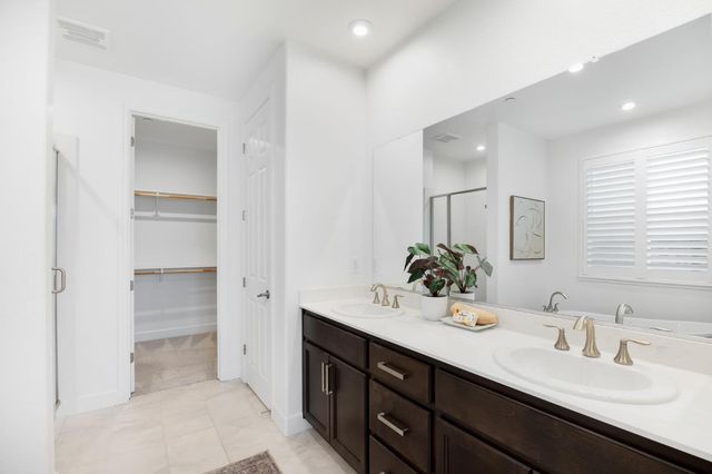 4657 S Hills Dr, Folsom, CA 95630