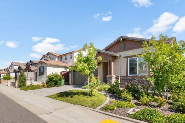 4657 S Hills Dr, Folsom, CA 95630