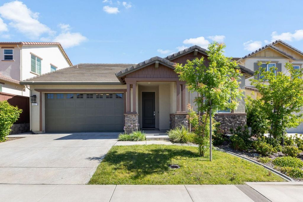 4657 S Hills Dr, Folsom, CA 95630