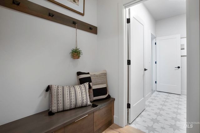 6612 S Zenith Avenue, Meridian, ID 83642