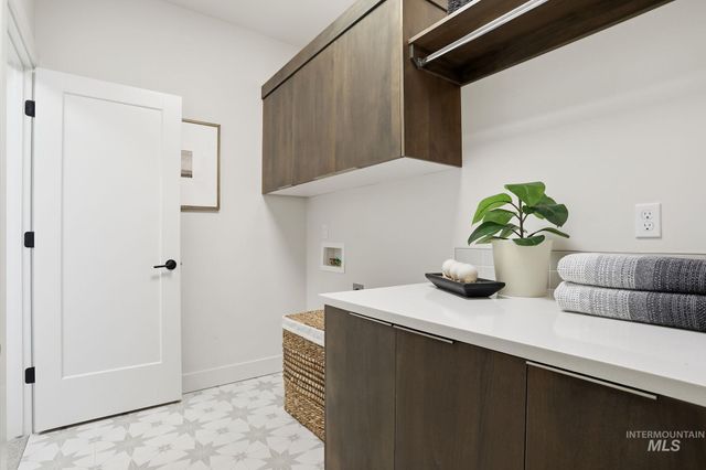 6612 S Zenith Avenue, Meridian, ID 83642