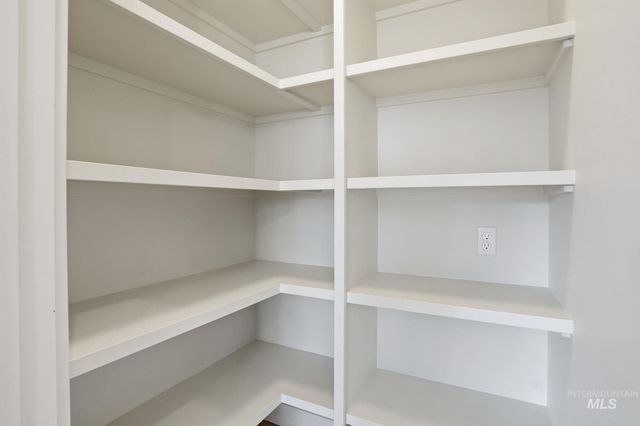 6612 S Zenith Avenue, Meridian, ID 83642