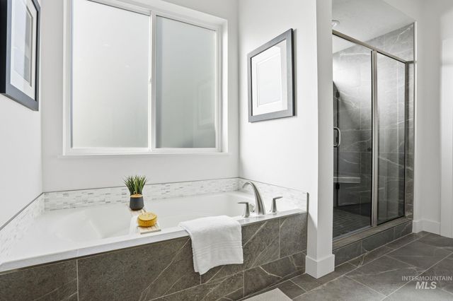 6612 S Zenith Avenue, Meridian, ID 83642