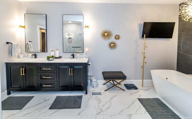 1955 Olde Mill Court, Newburgh, IN 47630