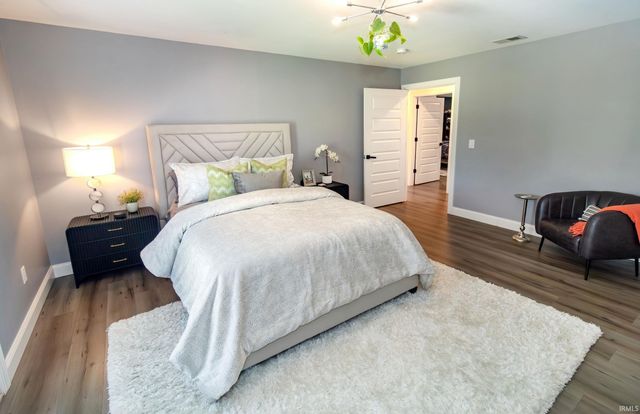 1955 Olde Mill Court, Newburgh, IN 47630