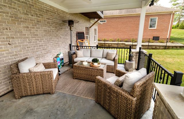 1955 Olde Mill Court, Newburgh, IN 47630