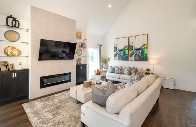 1955 Olde Mill Court, Newburgh, IN 47630