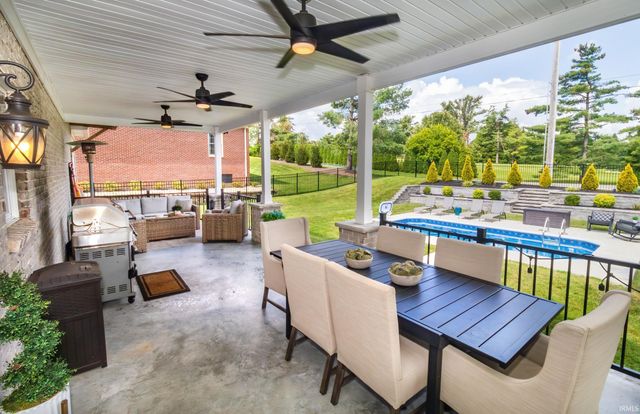 1955 Olde Mill Court, Newburgh, IN 47630