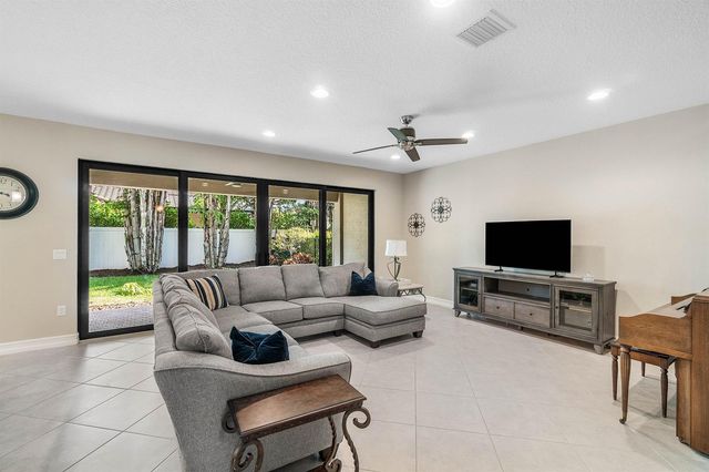 8109 Snowflake Obsidian Trail, Delray Beach, FL 33446