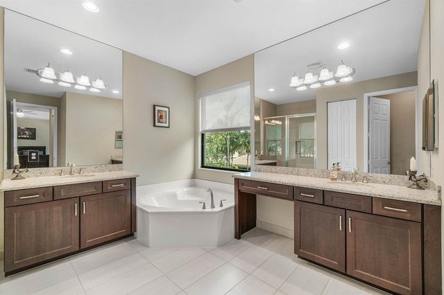 8109 Snowflake Obsidian Trail, Delray Beach, FL 33446